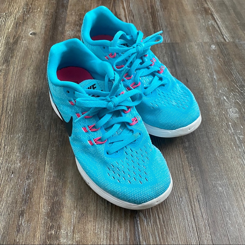 Running shoes